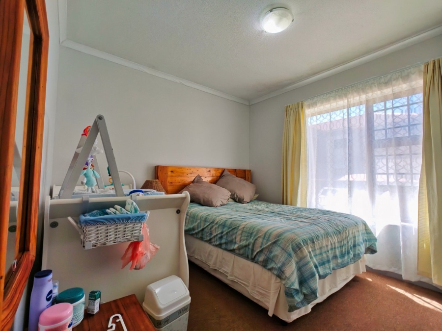 2 Bedroom Property for Sale in Hartenbos Central Western Cape